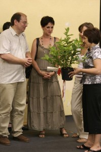 2009 júliusa vicei Dsida Jenő Általános Iskola és a lakiteleki iskola testvériskolai kapcsolat keretén belül 15 Mellyes-völgyi gyerek részt vett egy ötnapos magyarországi közös programon 2009 júliusa vicei Dsida Jenő Általános Iskola és a lakiteleki iskola testvériskolai kapcsolat keretén belül 15 Mellyes-völgyi gyerek részt vett egy ötnapos magyarországi közös programon